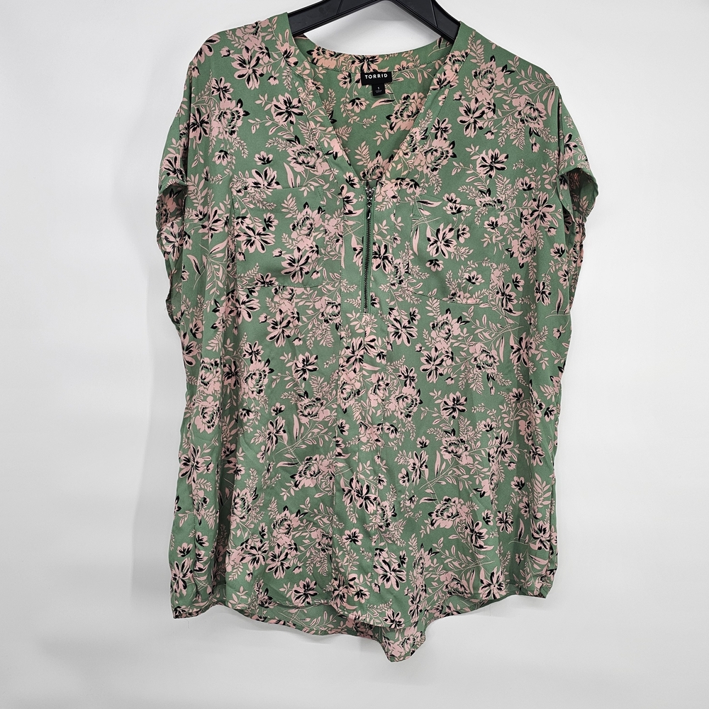TORRID Green Pink Floral Top 1X (14/16)